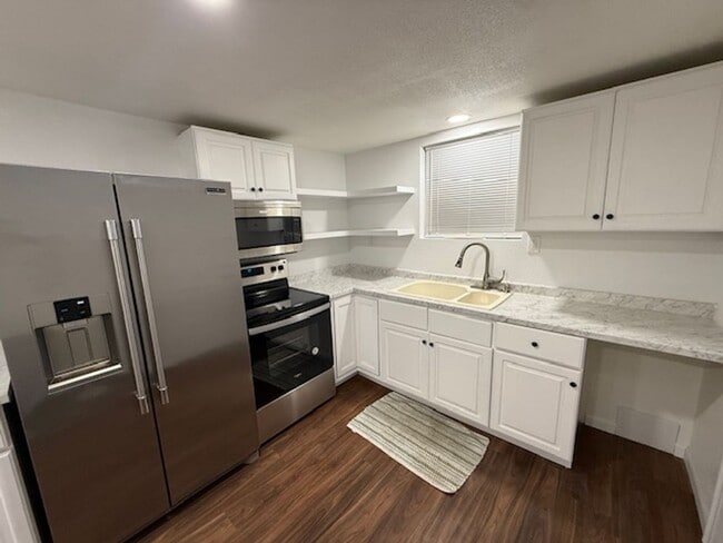 Building Photo - 15 Bluff Ct