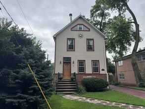 Building Photo - 11 Lafayette Rd