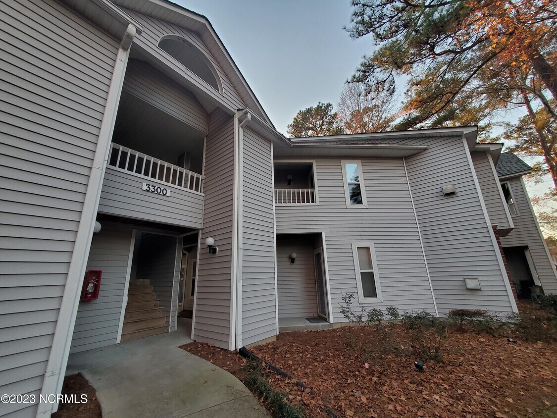 3300 Mulberry Ln Unit H, Greenville, NC 27858 Condo for Rent in