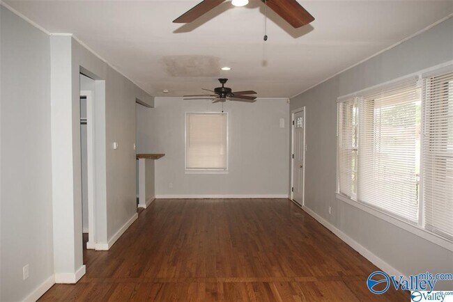 Building Photo - 2207 Hammond Ave