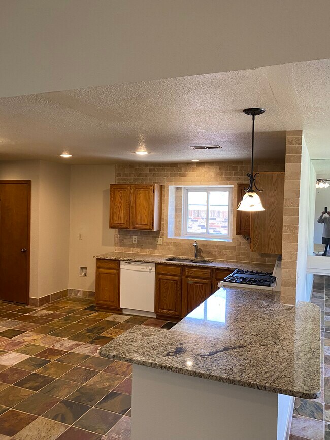 Building Photo - 1917 Dena Dr