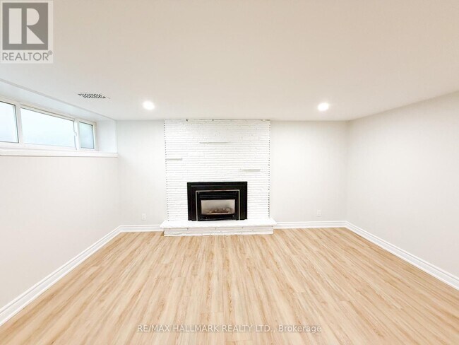 Building Photo - 82 Norden Crescent