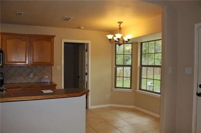 Building Photo - 395 Mauna Loa Ln