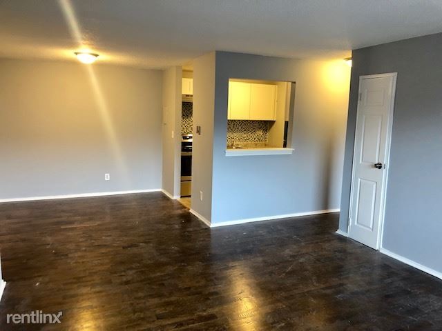 Foto del edificio - 1 br, 1 bath  - 24 Coleman St Apt C