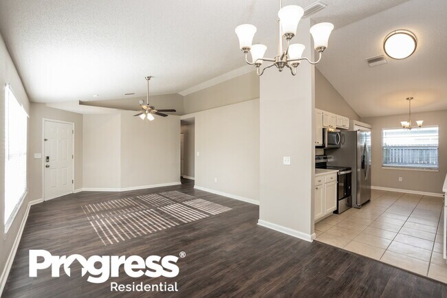 Building Photo - 13634 Laraway Dr