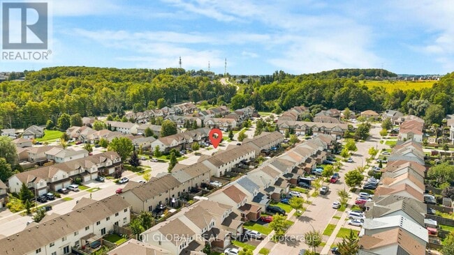 Building Photo - 94 Foxglove Crescent