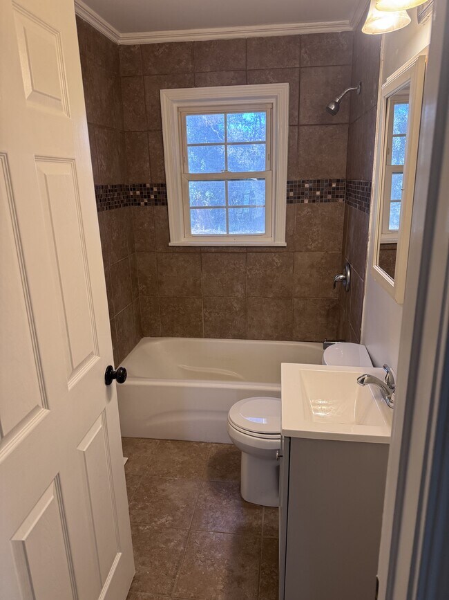 Foto del edificio - 215 Alabama Ave