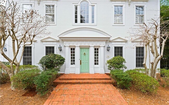 Foto del edificio - 430 W Wesley Rd NW