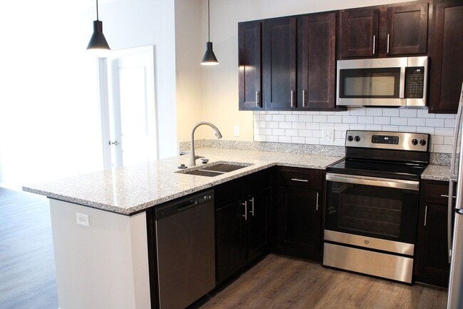 Foto del edificio - 3261 Redhawk St