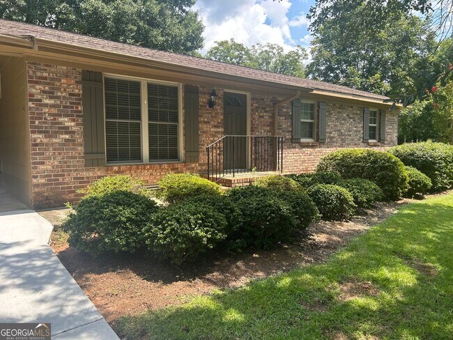 Foto del edificio - 1020 Tuxedo Ln