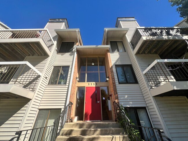 Foto del edificio - Lovely 2 BR/2 BA Condo in Glen Burnie!