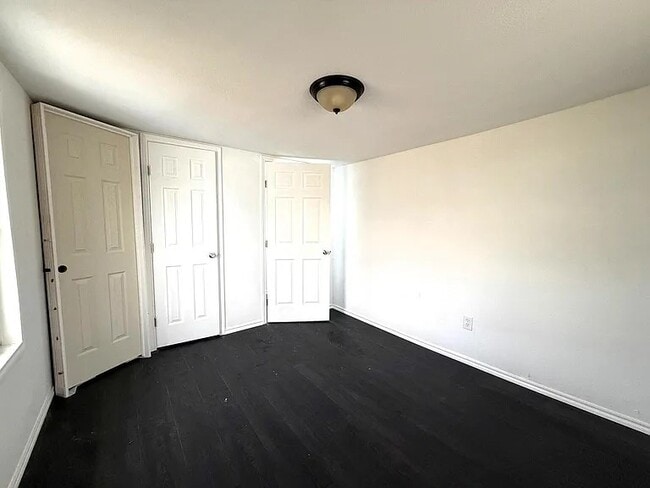 Foto del edificio - 2721 Colgate St