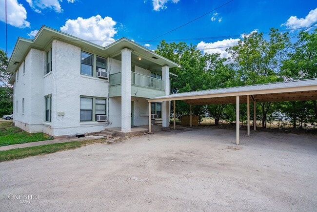 Building Photo - 642 Beech St