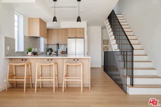 Foto del edificio - 6763 Lexington Ave