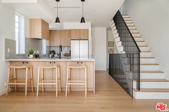 Building Photo - 6763 Lexington Ave