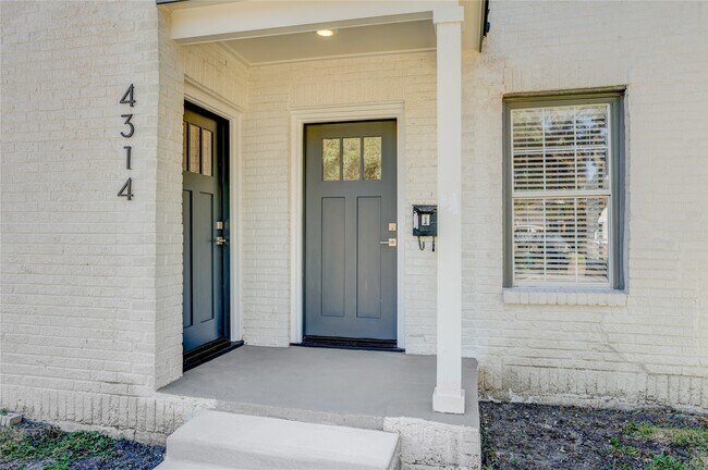 Foto del edificio - 4314 Bell St