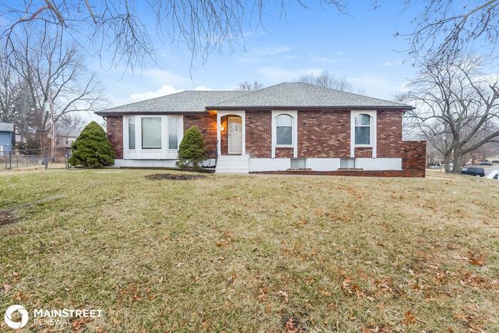 Primary Photo - 7910 Sunset Circle, Grandview, MO 64030