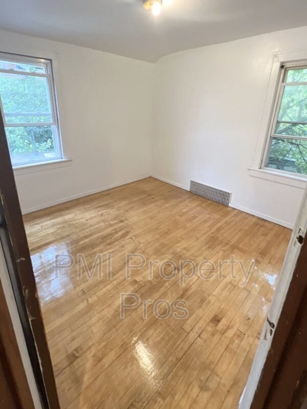 Primary Photo - 2739A N 57th St