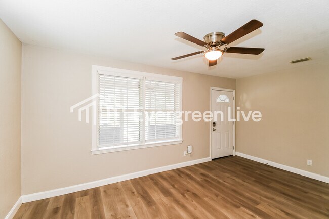 Foto del edificio - 3510 Gladys St