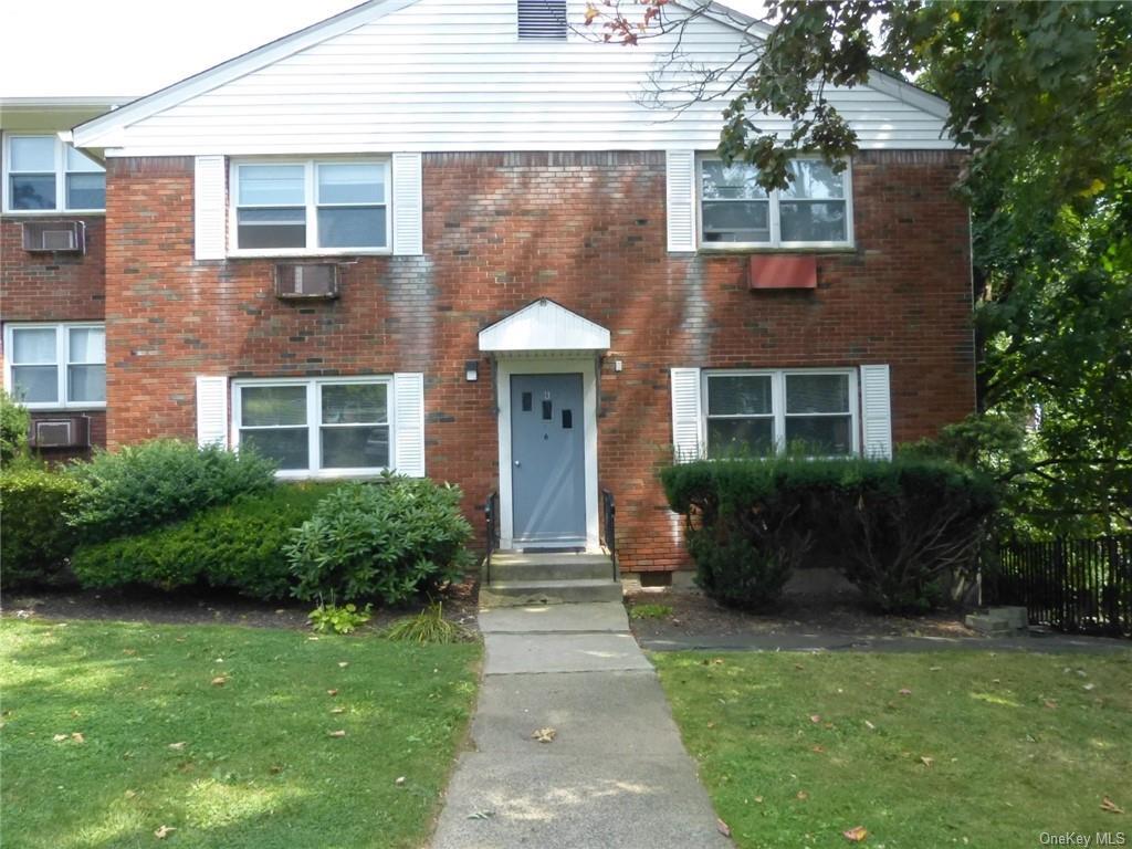 Primary Photo - 6 Duryea Pl