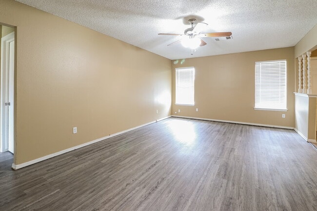 Building Photo - 1212 SE 11th St