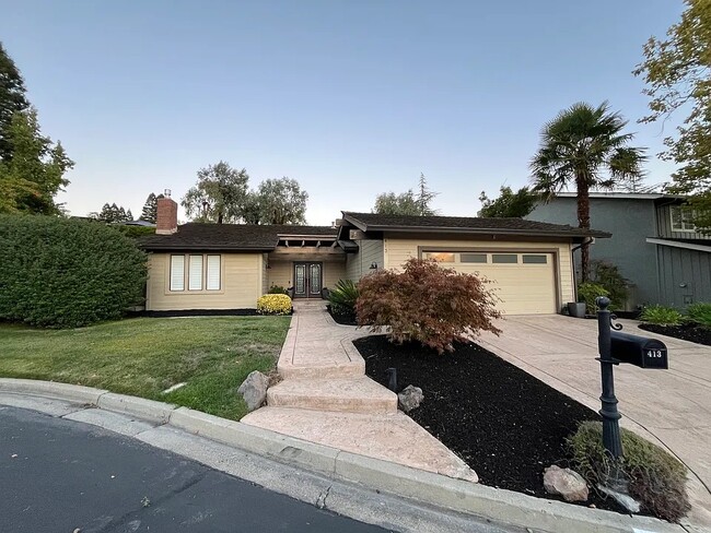 Building Photo - 413 La Quinta Ct