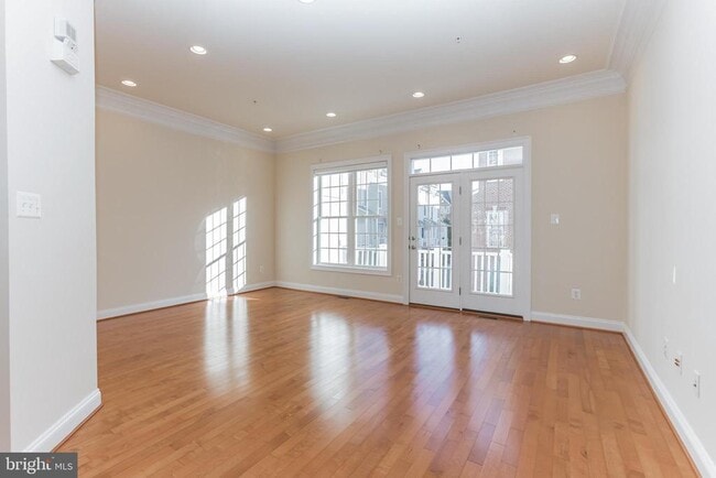 Building Photo - 581 Cedar Spring St