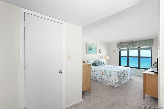 Foto del edificio - 10200 S Ocean Dr