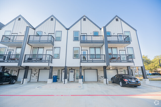 Building Photo - Greenville Townhomes