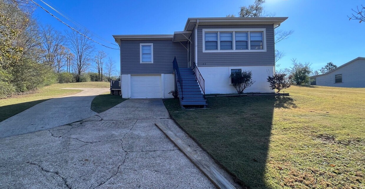 Foto principal - Back on the Market! Now Available!