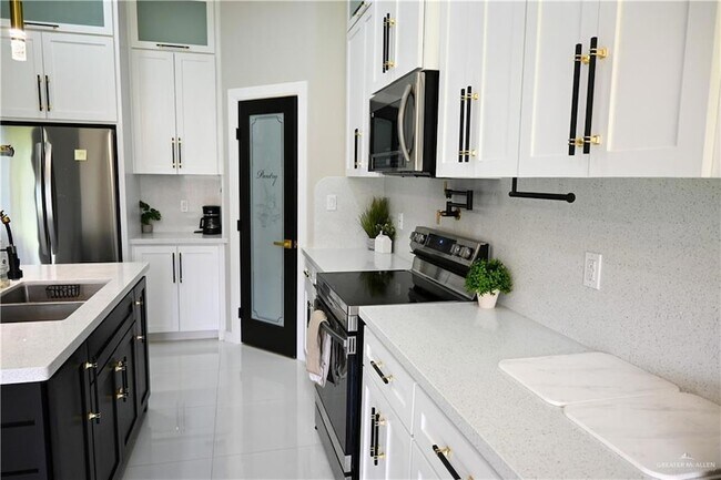Foto del edificio - 6008 N Pedaso del Sol St
