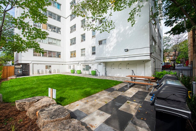 Building Photo - 115 Dowling Avenue
