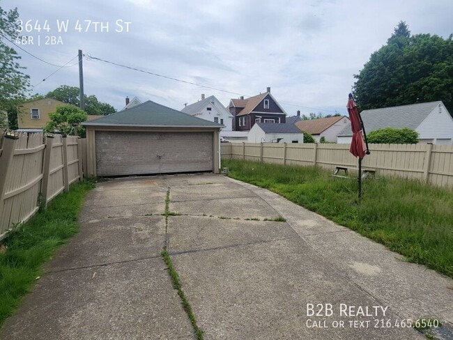 Building Photo - 3644 W 47th St