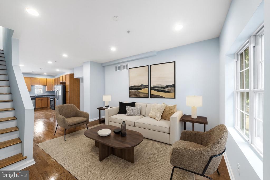 Foto principal - 1811 Titan St