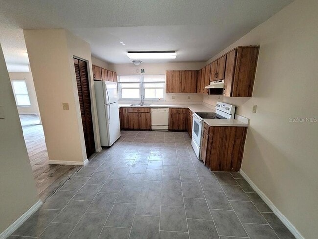 Building Photo - 456 Hunter Cir