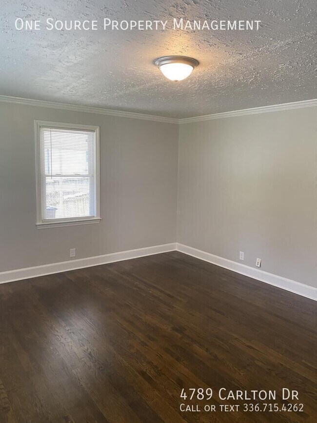 Foto del edificio - 4789 Carlton Dr