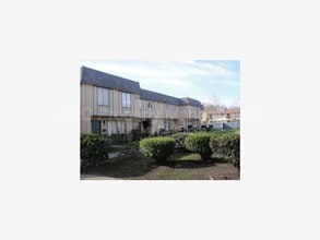 Building Photo - 292 Grecia Ct