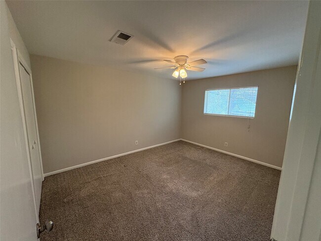 Foto del edificio - 2302 Penick Rd