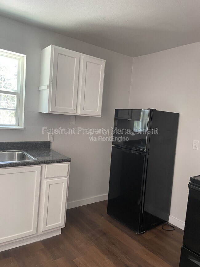 Foto del edificio - 4818 Monterey St