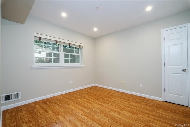 Building Photo - 599 Midland Ave