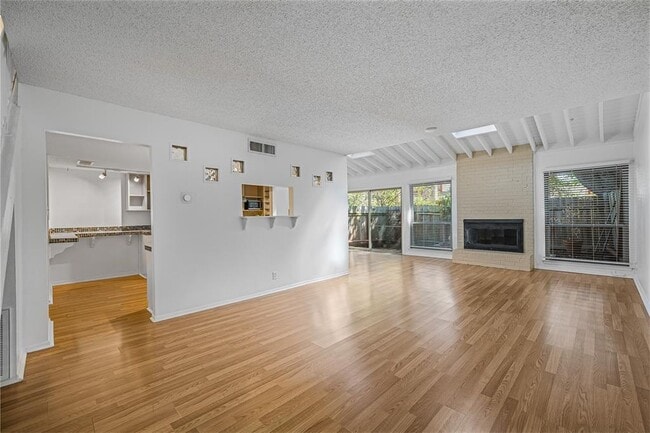 Building Photo - 8903 Trone Cir