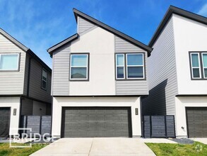Building Photo - 329 N Centro Cir