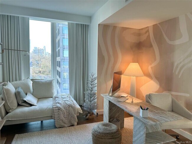 Foto del edificio - 50 Bridge Park Dr