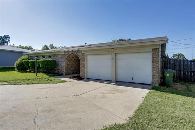Building Photo - 1203 Mohawk Dr