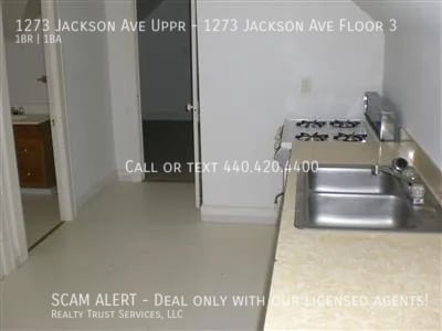 Building Photo - Cosy 1 bed 1 bath loft in the heart of Lak...
