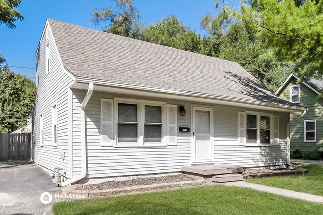 Building Photo - 7712 Oak St