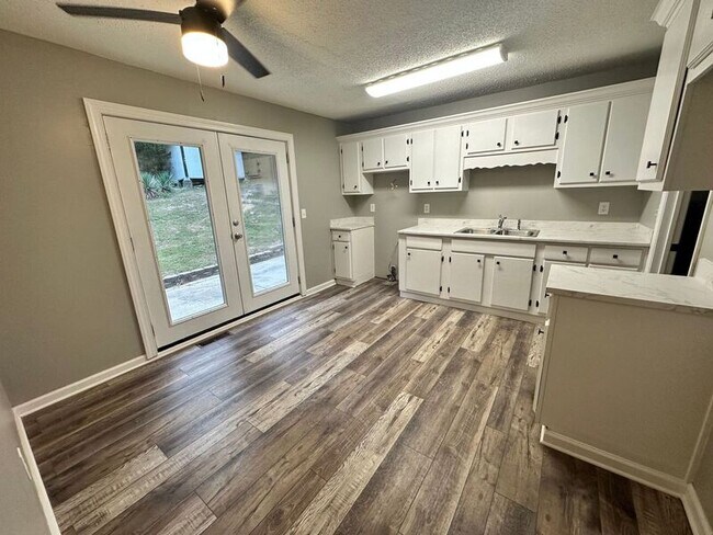 Foto del edificio - 5997 Amber Hills Rd