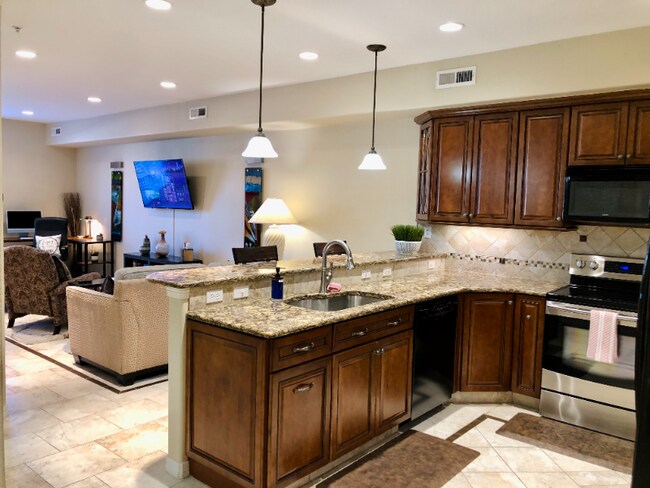 Foto del edificio - 239 E Fountain Blvd