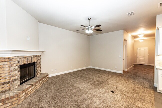 Foto del edificio - Beautiful & Spacious four bedroom in Bell ...