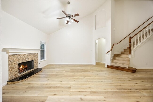 Building Photo - 21327 Colton Cove Dr